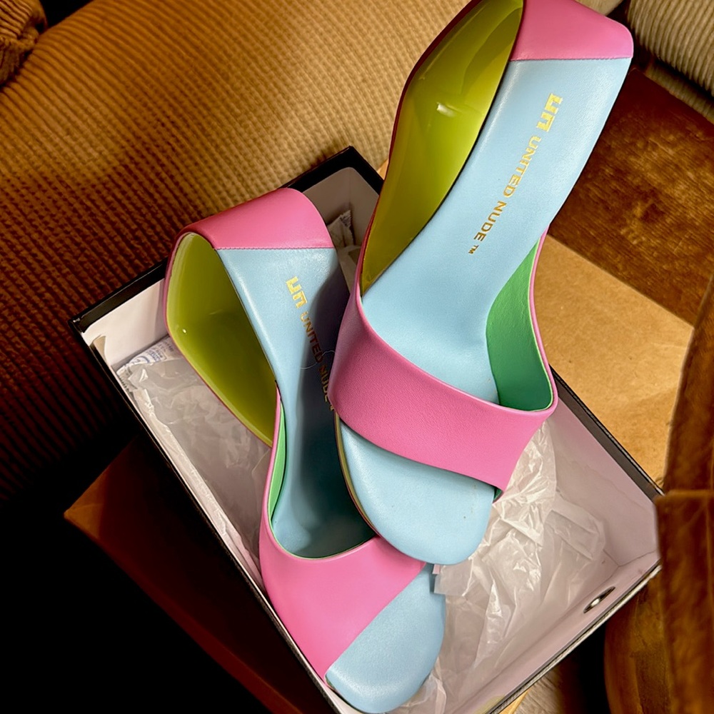 UNITED NUDE wedge heel.